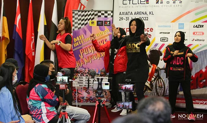 Sesi Zumba bersama Kru Tari Nas Adila