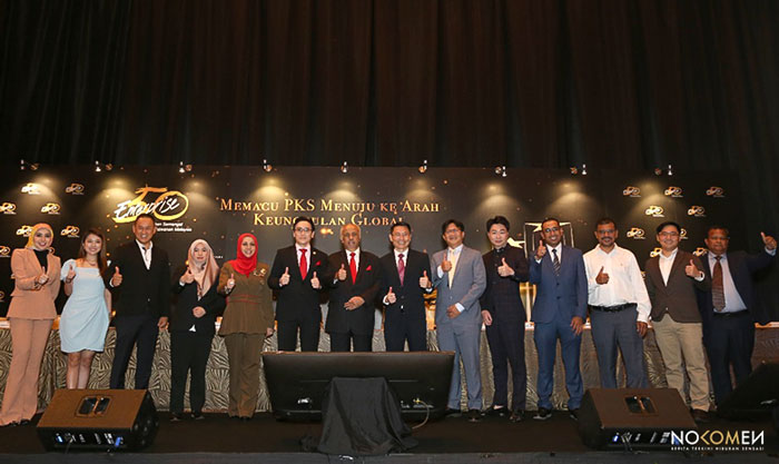 Barisan 10 syarikat teratas (Top 10) terima Anugerah Enterprise 50 (E50) daripada SME Corp Malaysia