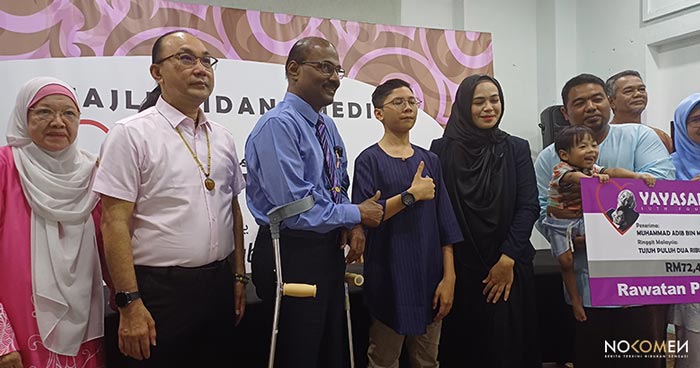 Adik Rayyan Durrani Khairul Azha (Empat dari kiri), penghidap penyakit jarang jumpa ketumbuhan otak agresif iaitu Diffuse Midline Glioma (DMG) tahap empat