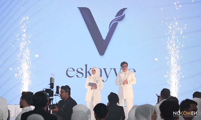 Dr Syid Ayob dan Kartika Wati Mohamed melancarkan transformasi penjenamaan logo baharu Eskayvie.
