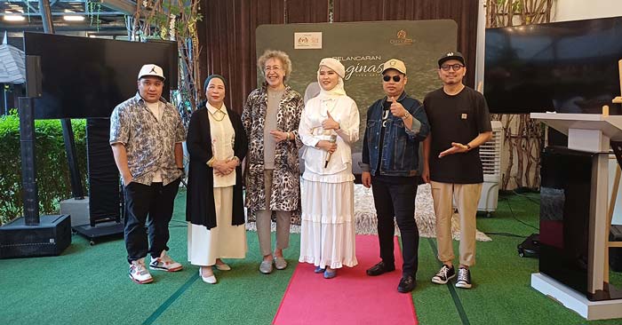 KIRI: Wakil Chevy Amry Production, Rosiah Misri, Dee, Tyka Zatyka, Chevy Amri dan Aszuad  Zakaria (Pengasas Cloudworks Entertainment)